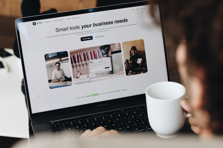 Photo E-commerce via social media platforms