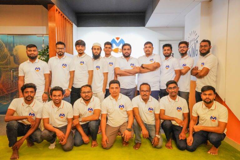 Photo High-performance team building